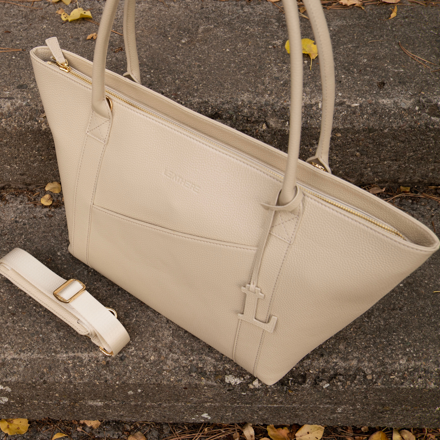 The Leathere New York Tote - Beige