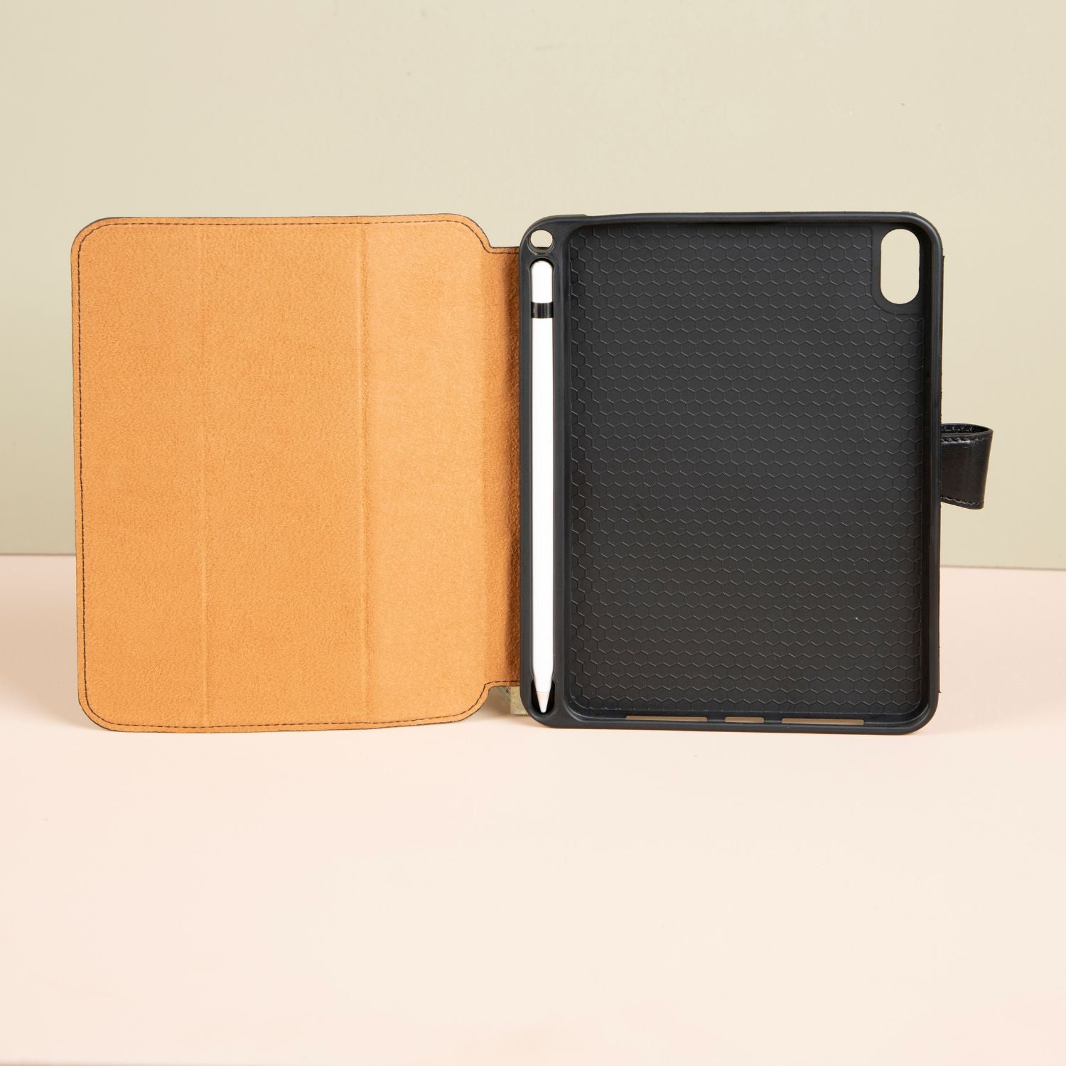 Handcrafted Leather Case for iPad Mini(1,2,3,4,5) Black | PATERSON