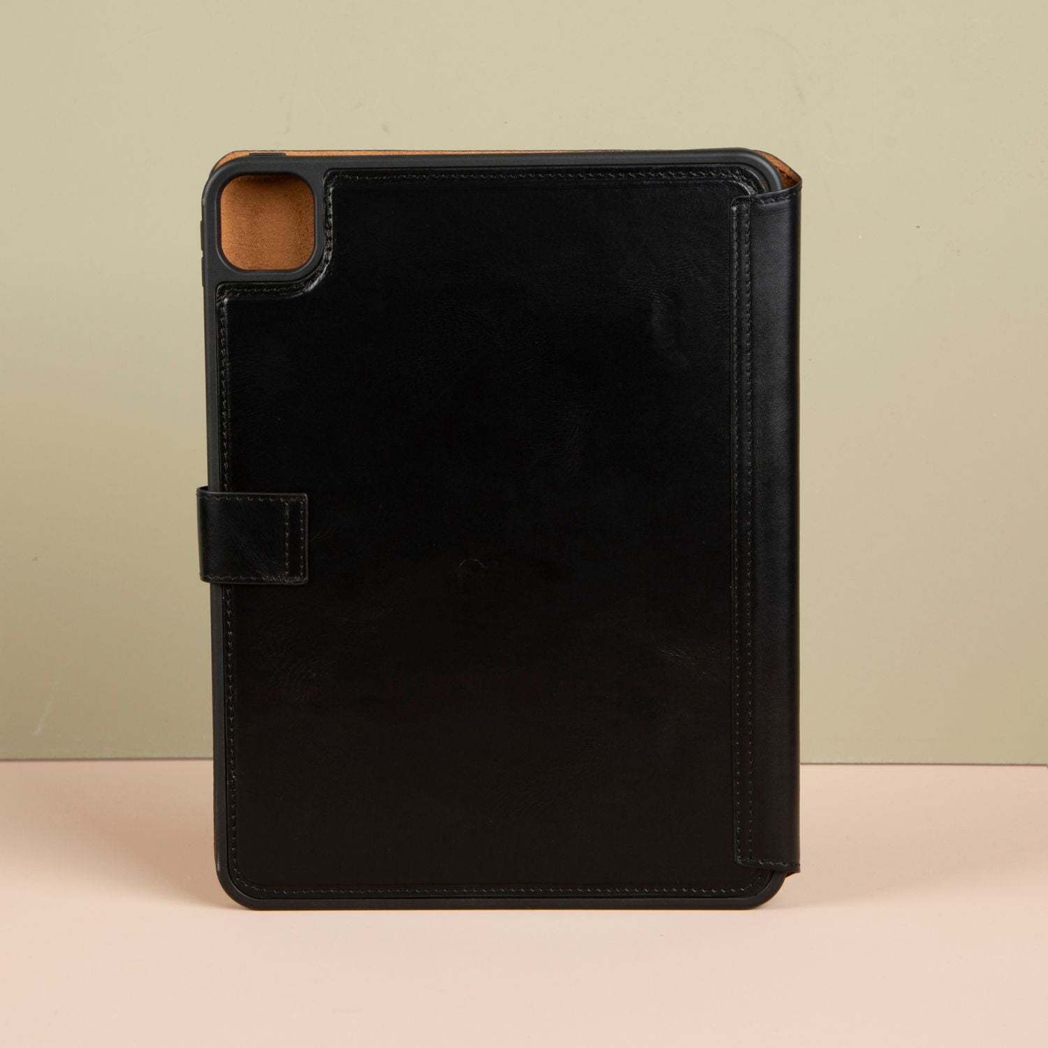 Handcrafted Leather Case for iPad Pro 11 Black | PATERSON