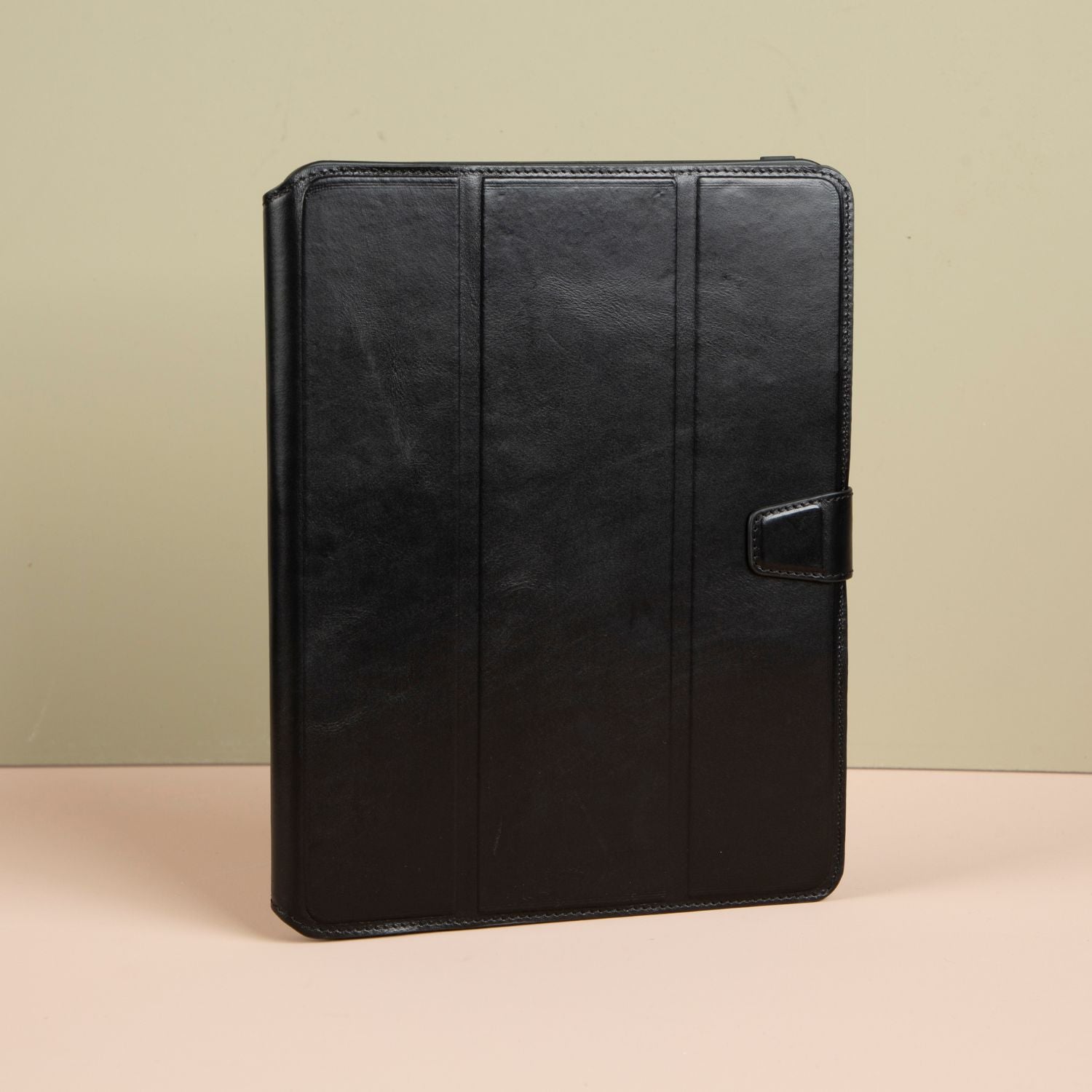Handcrafted Leather Case for iPad Pro 11 Black | PATERSON