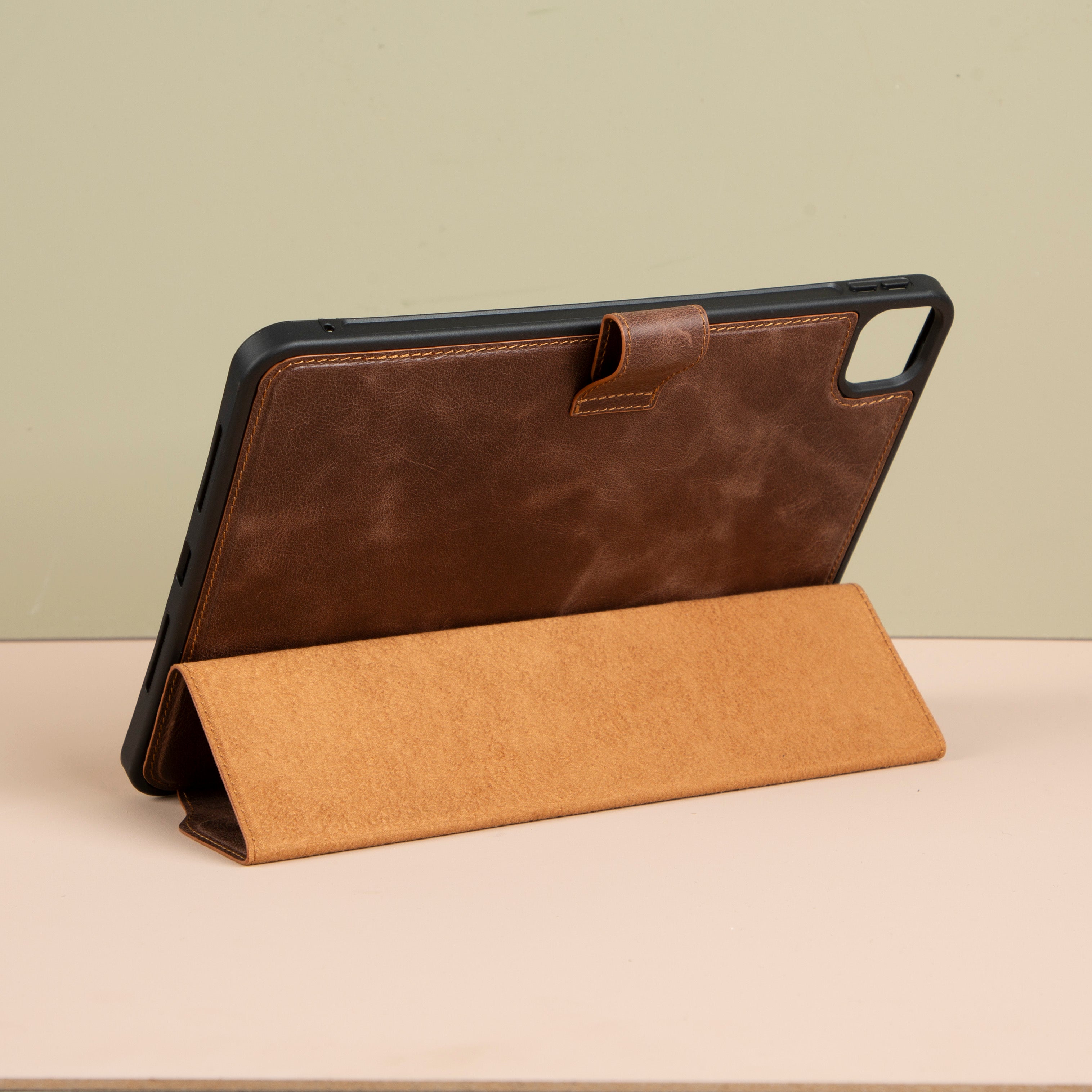 Handcrafted Leather Case for iPad Pro 11 Dark Brown | PATERSON