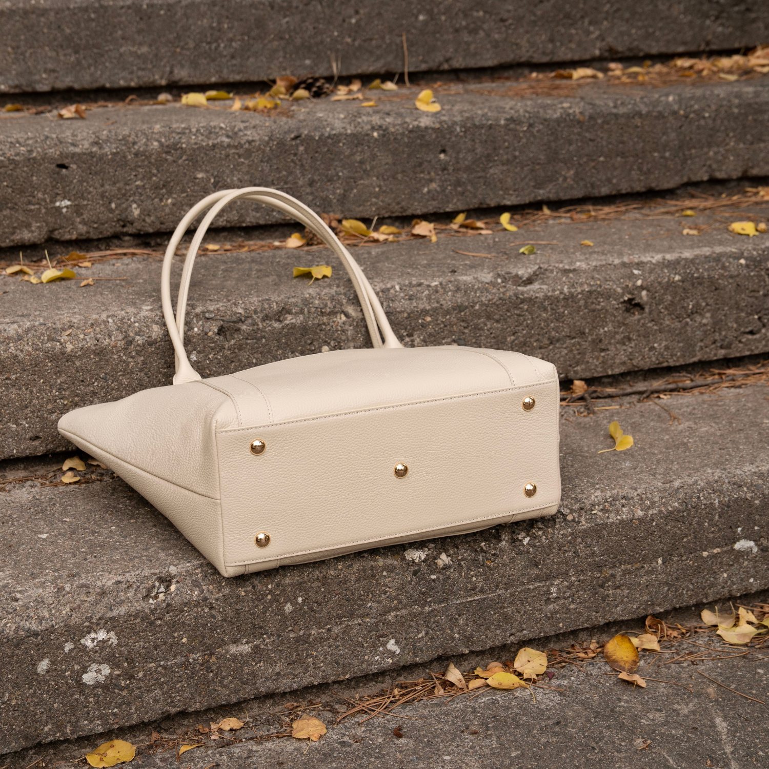 The Leathere New York Tote - Beige