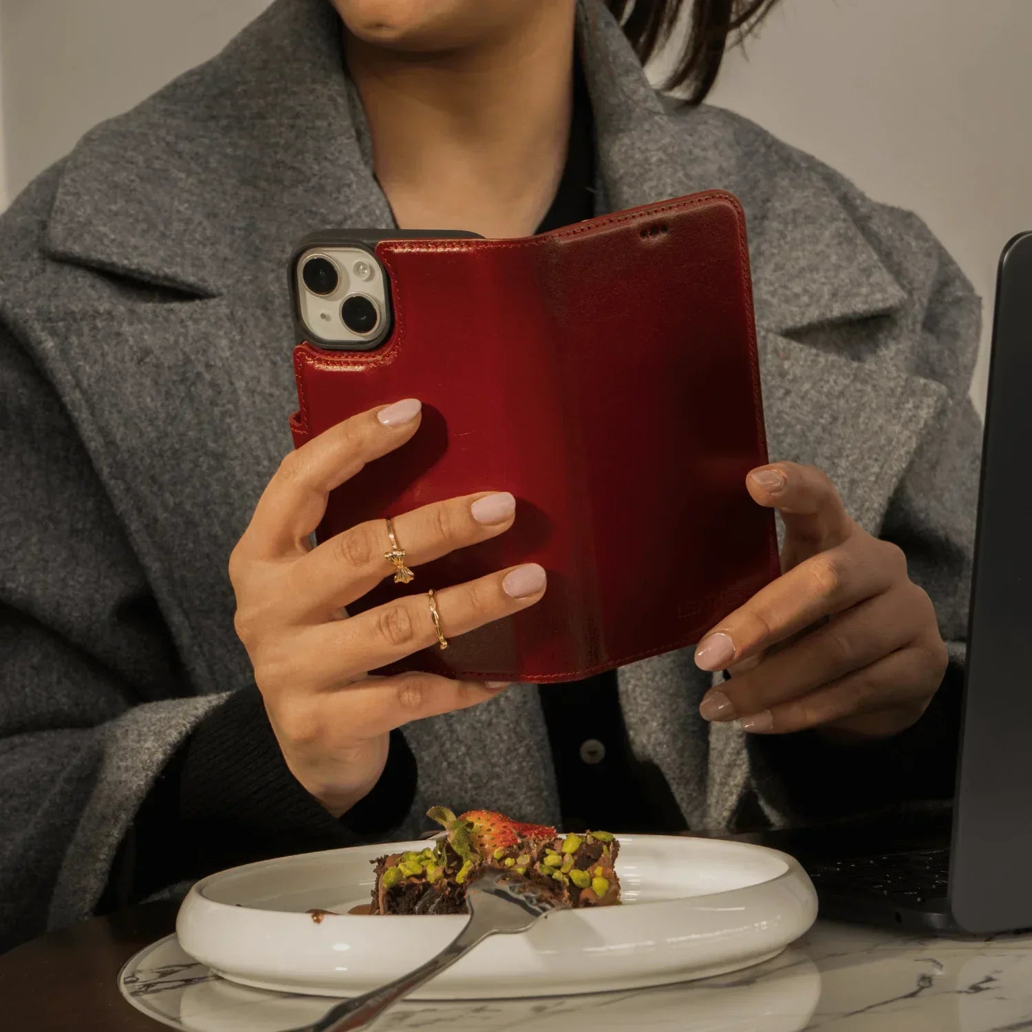 Red Leather iPhone 16 Series Wallet Case - LEATHERE