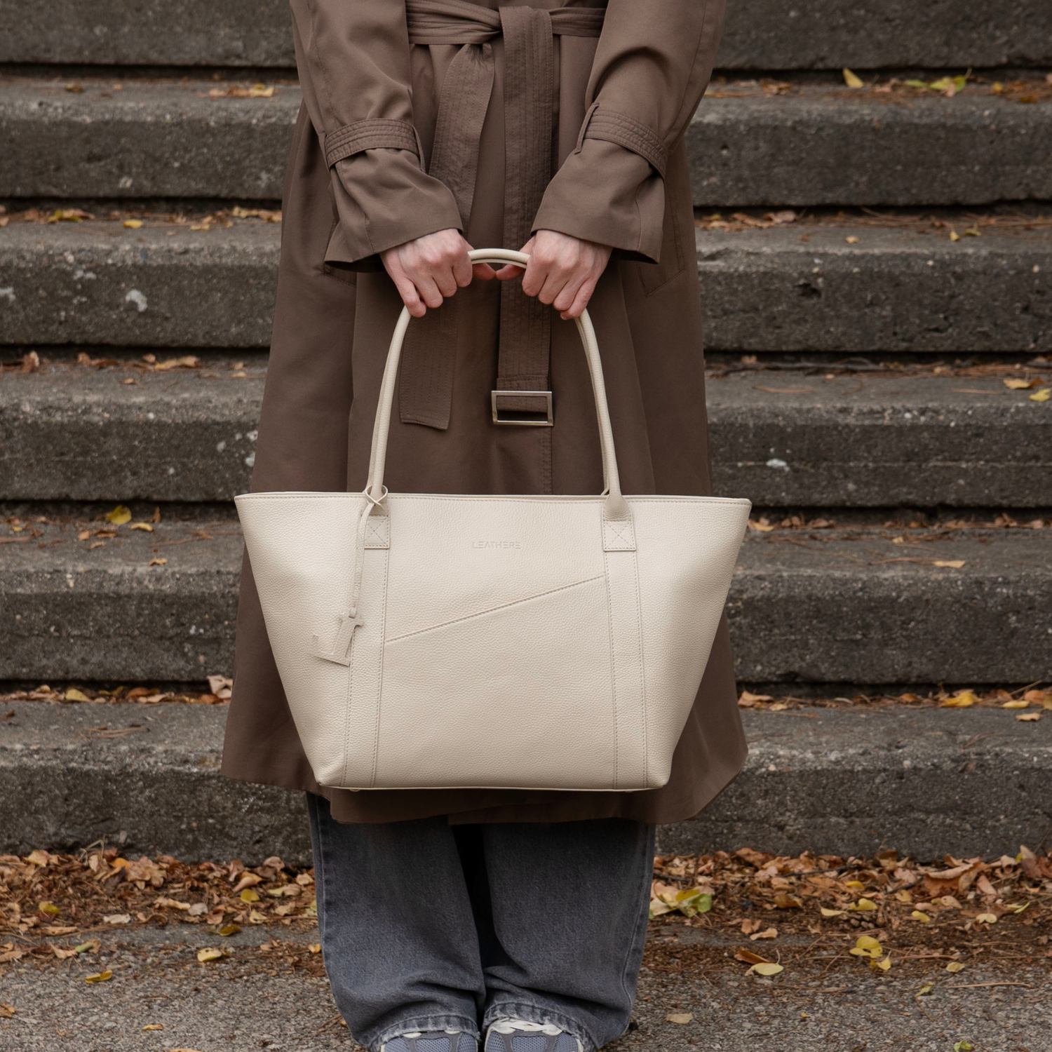 The Leathere New York Tote - Beige