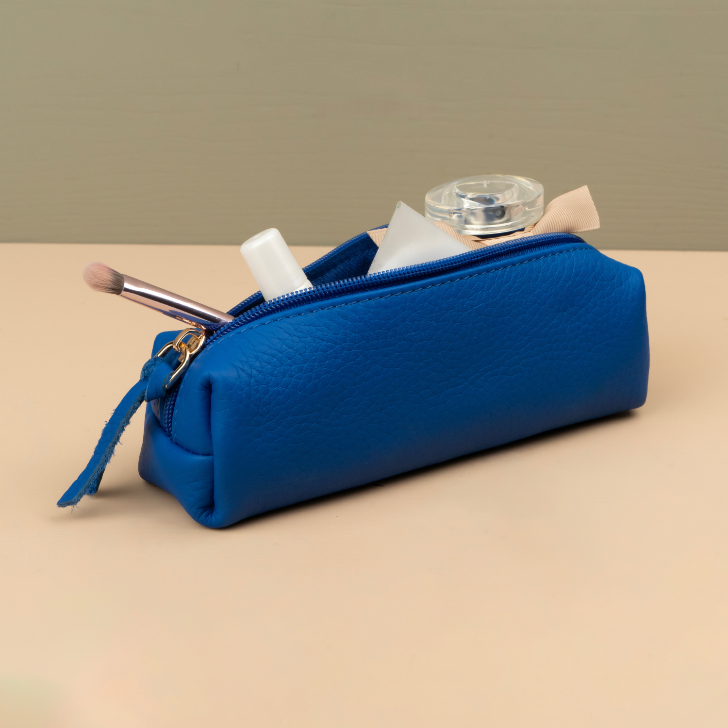 Blue Leather Make Up Bag with Zipper Closure - LEATHERE