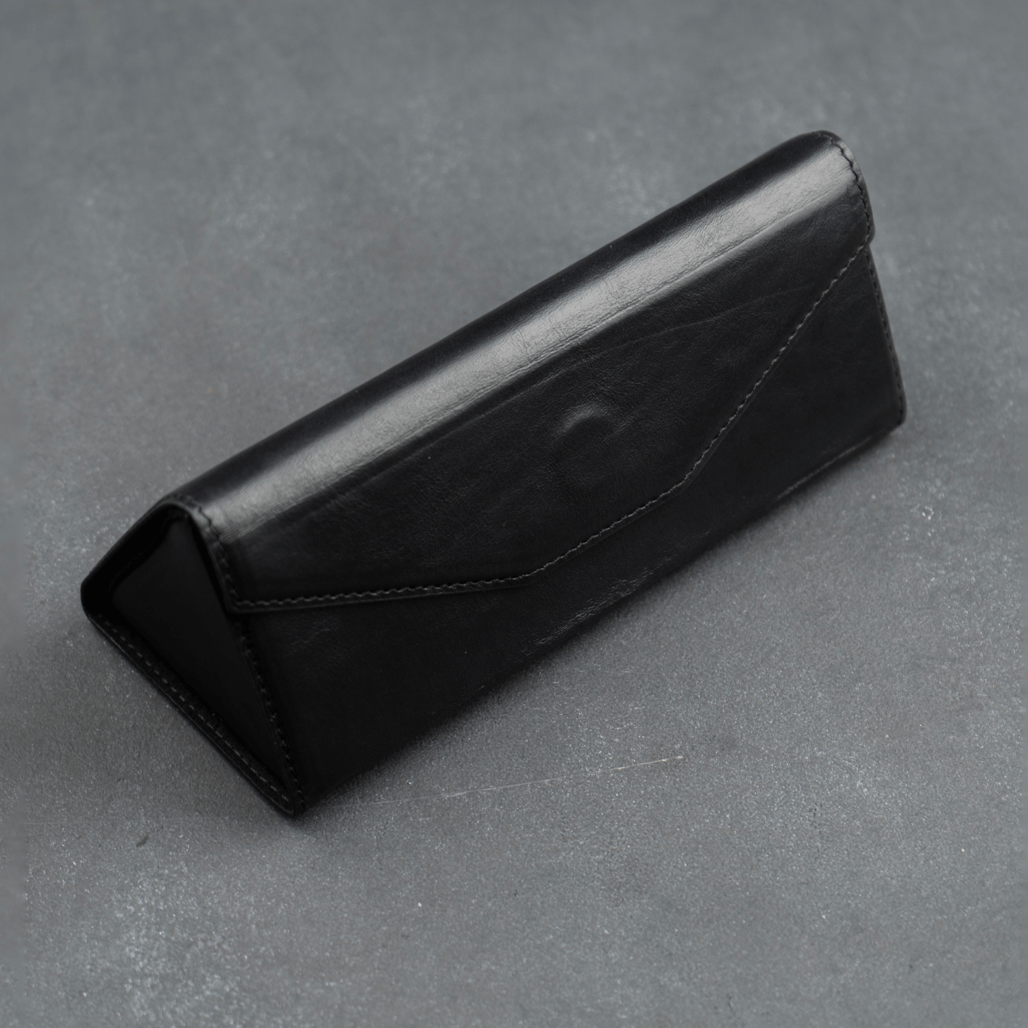 Black Leather Sunglasses Case - LEATHEREE