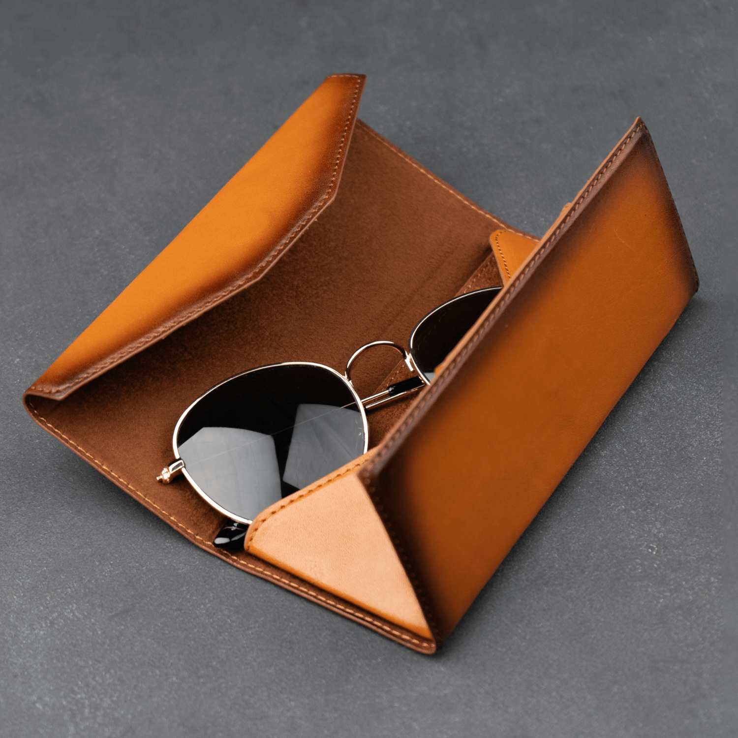 Rustic Brown Leather Sunglasses Case - LEATHEREE