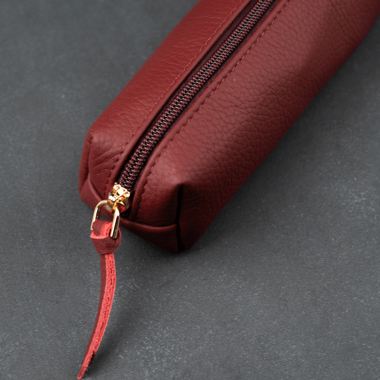 Elegant Leather Makeup Bag - Burgundy - Aurora