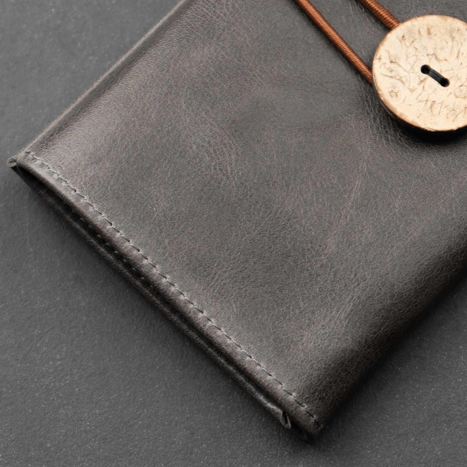 Grey Leather Travel Cable & Tech Organizer - LEATHERE