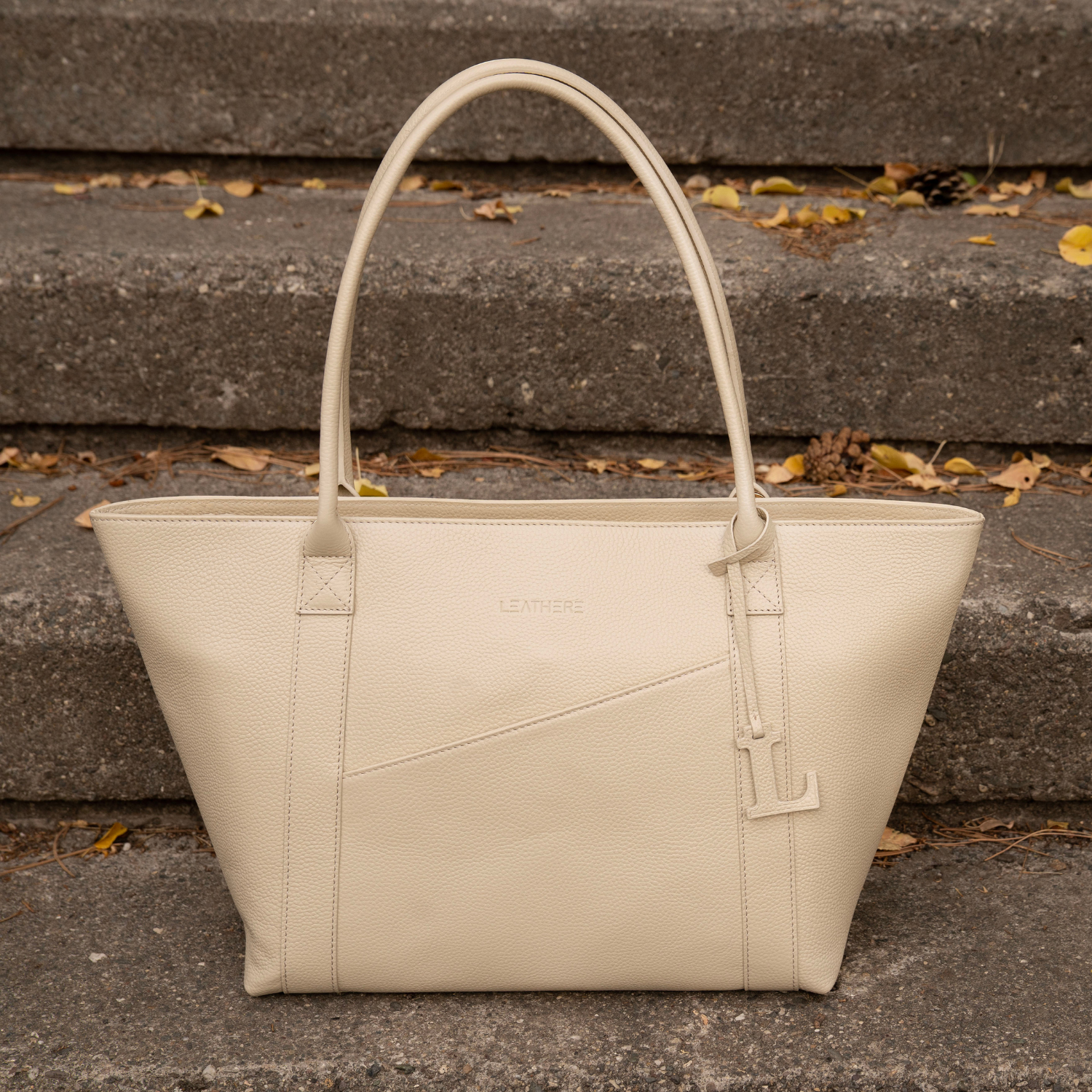 The Leathere New York Tote - Beige