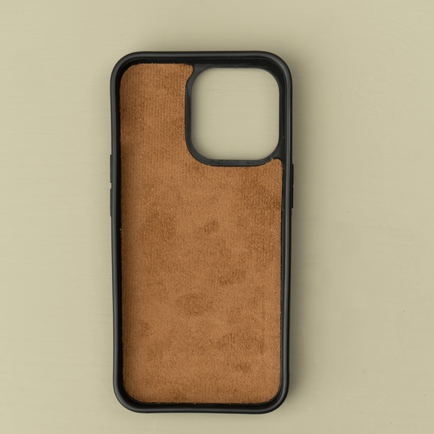 Rustic Brown Leather iPhone 16 Series Snap-On Case - LEATHERE